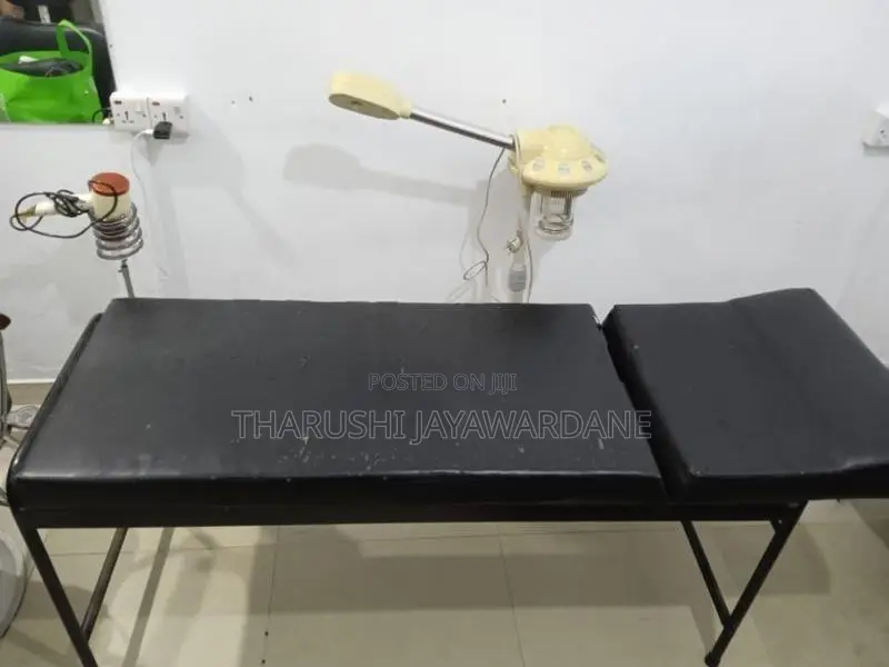 Salon Chairwith Facial Bed