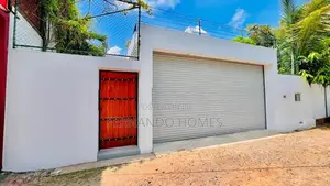 Good Tourists Area An Upstairs 4 Bed Rooms House For Sale In Negombo