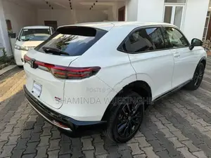Honda Vezel RS premium 2026