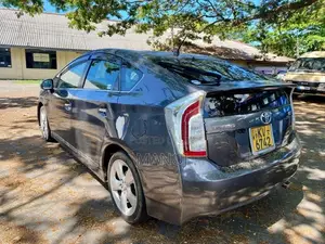 Toyota Prius S Touring 2011