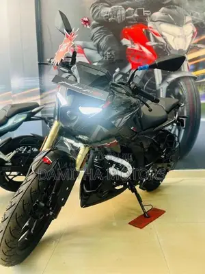 Bajaj Pulsar N160 premium 2026