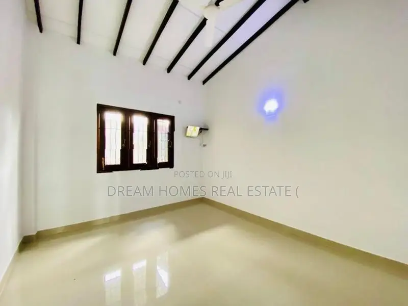 Brand New House For Sale Athurugiriya