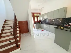 Luxury Living In Athurugiriya