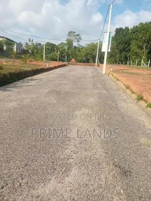 බන්ඩාරගම නගරය ආසන්නයේන් ඉඩමක්