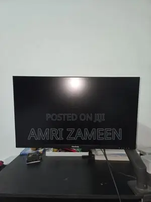 27 inch Monitor with arm