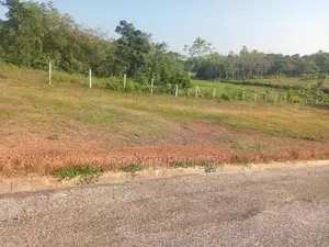 බන්ඩාරගම නගරය ආසන්නයේන් ඉඩමක්