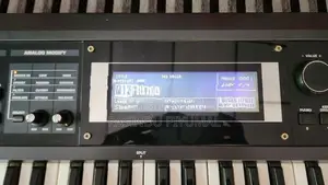 Roland GW 8 synthesizer