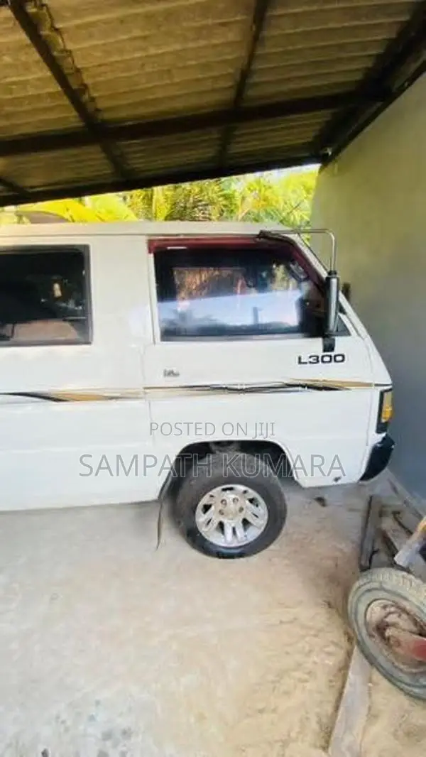 Mitsubishi L300 1984