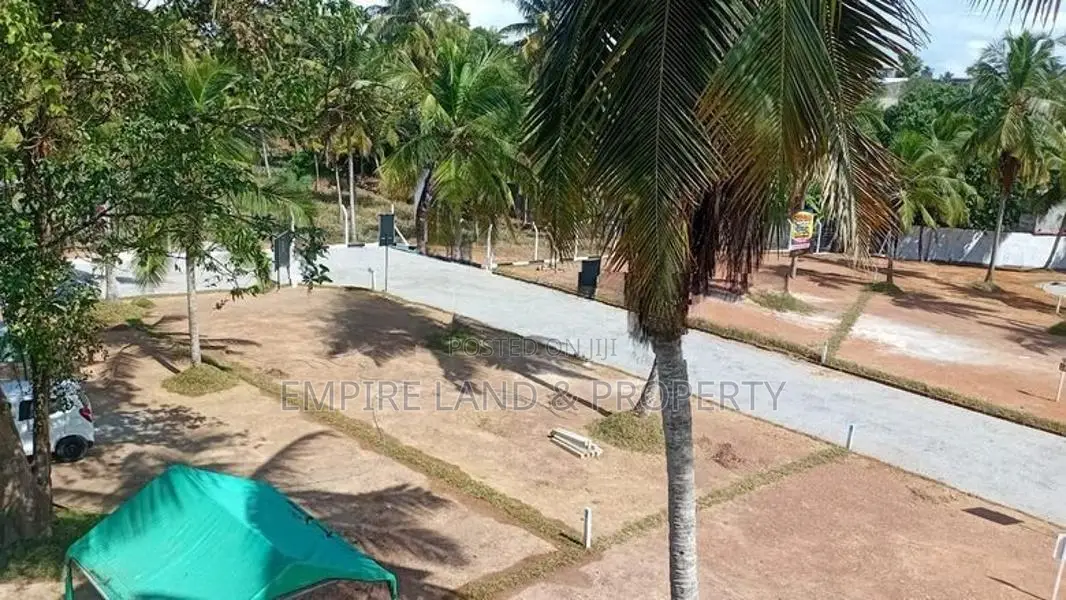 Land for Sale in Kandana Walking Distance to Ganemulla Bus route