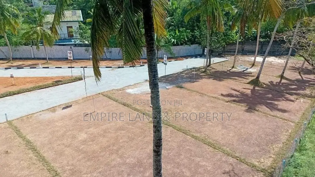 Land for Sale in Kandana Walking Distance to Ganemulla Bus route