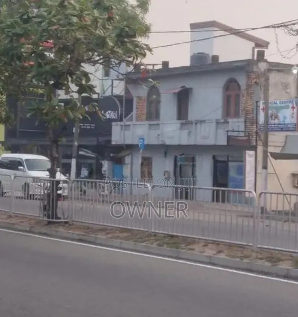 Commercial Building for Sale in New Galle Road Moratuwa