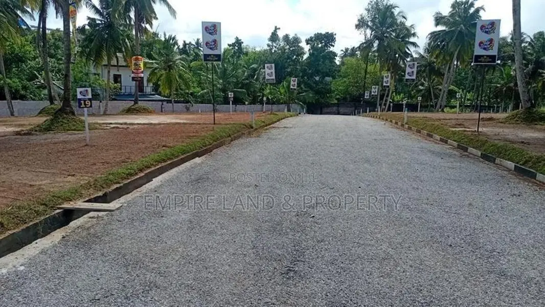 Luxury Residential Land for Sale in Kandana Gated community