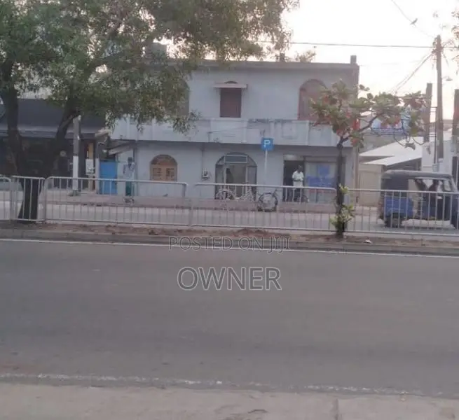 Commercial Building for Sale in New Galle Road Moratuwa