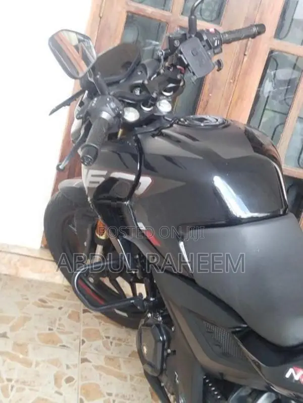 Bajaj Pulsar N160 Premium 2025
