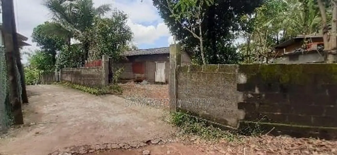 Kadawatha Land - Near Highway Entrance for Sale