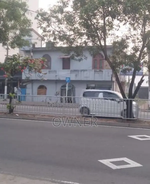 Commercial Building for Sale in New Galle Road Moratuwa