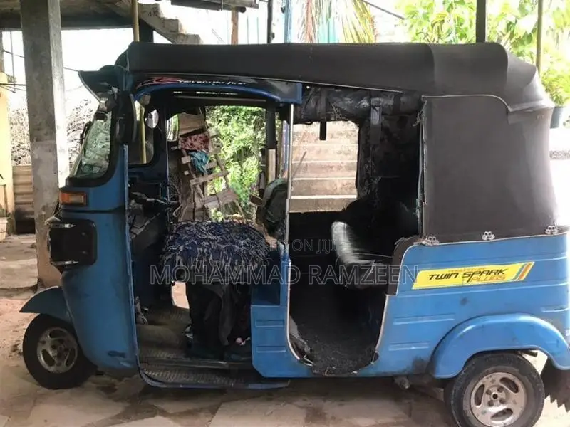 Bajaj RE 2014