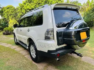 Mitsubishi Montero 2009