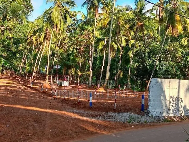 Land For Sale in Mirigama