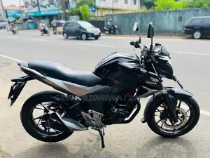 Honda CB Hornet 2016