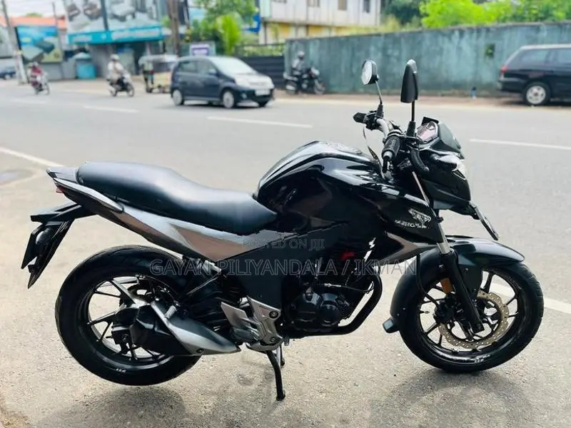 Honda CB Hornet 2016