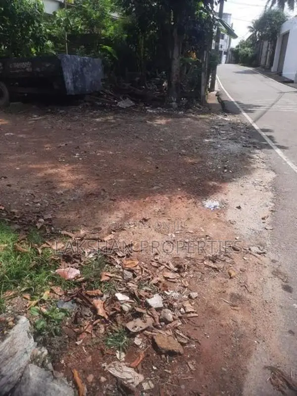 Land For Sale In Dehiwala Aththidiya
