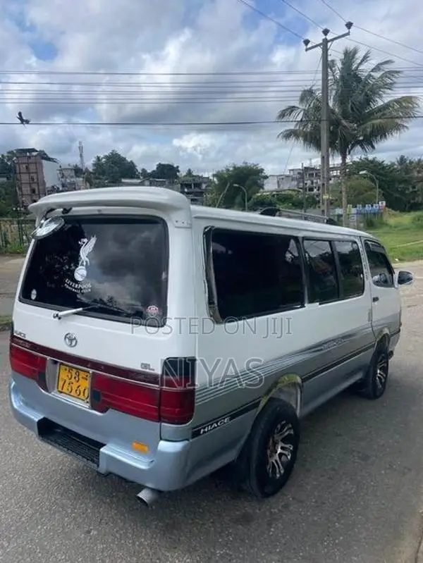 Toyota Dolphin 1992