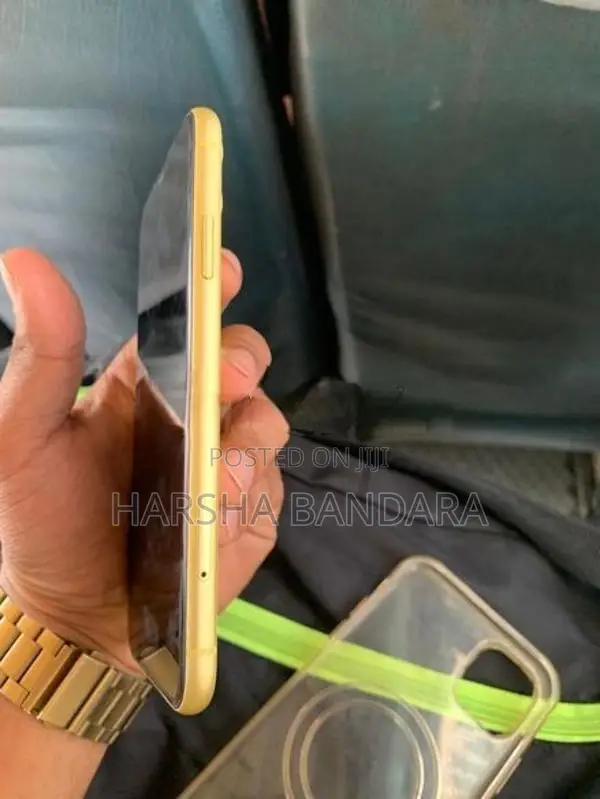 Apple iPhone 11 (Used)