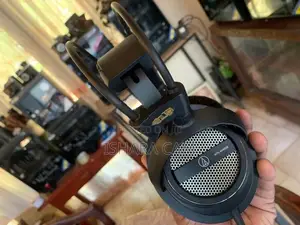 audio-technica DJ headphones