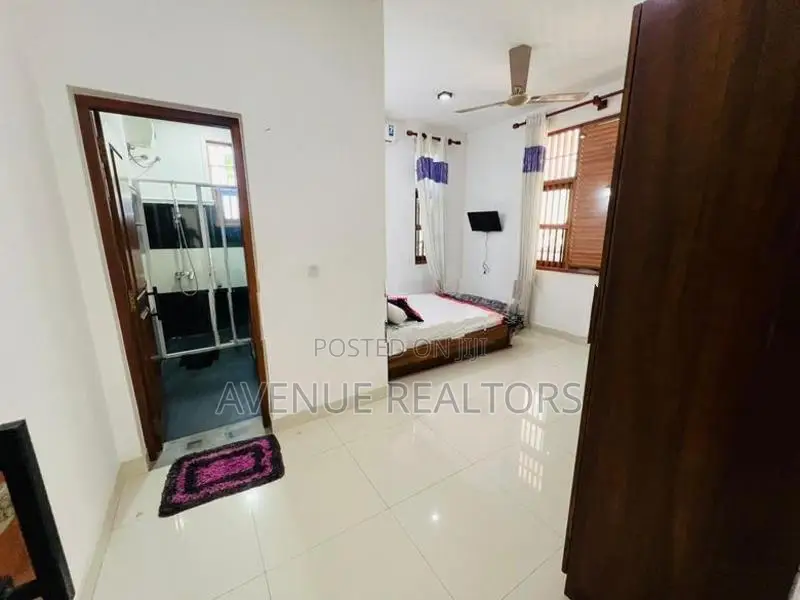 4 Bedroom house for sale in Thalawathugoda