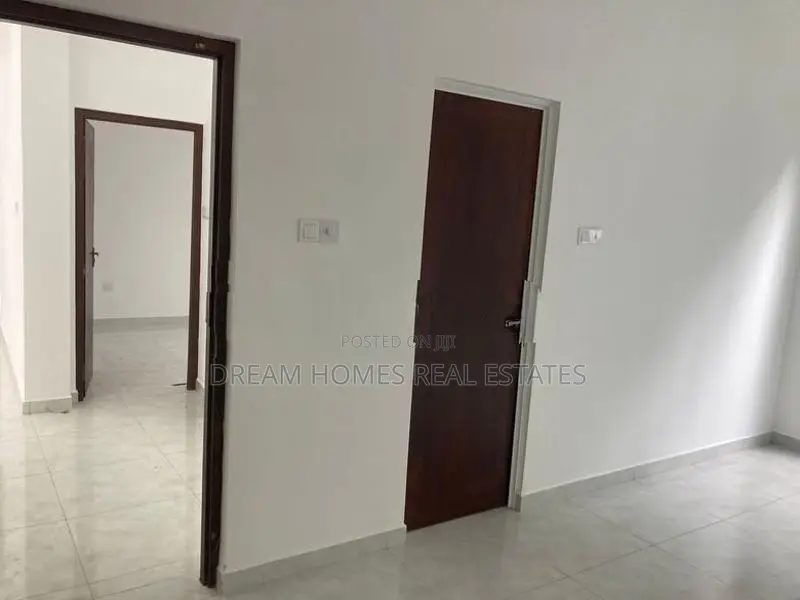 Brand New 3-Storey Luxury Building for Rent – Near Arpico Athurugiriya