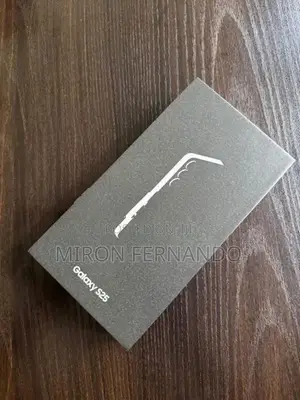 Samsung Galaxy S25 (Brand New)