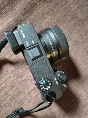 Sony Alpha A6400 Mirrorless Digital Camera with 16-50MM Lens