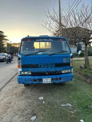 Isuzu 350 blue 1981