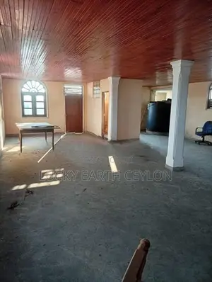 Mount Lavinia, Galle Road Facing , 3Rd Floor Unit For Rent (MG1321)