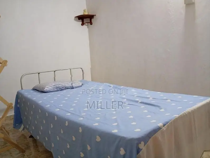 Comfortable Room for Rent in Colombo 05