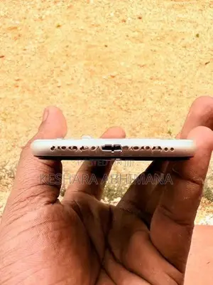 Apple iPhone SE 3 2022 (Used)