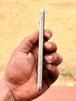 Apple iPhone SE 3 2022 (Used)