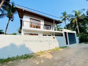 මාලඹේ අරංගලින් අති සුඛෝපභෝගී අලුත්ම දෙමහල් නිවසක්