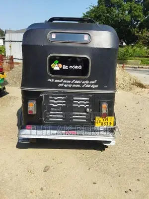 Bajaj RE 2010