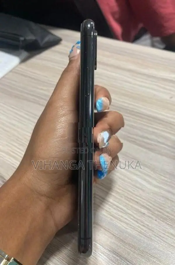 Apple iPhone XS (Used)