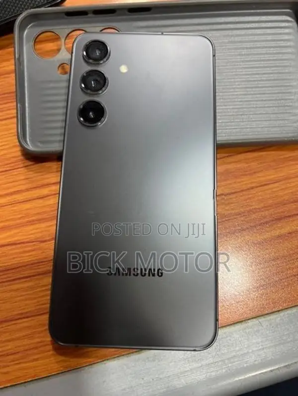 Samsung Galaxy S24 256GB (Used)