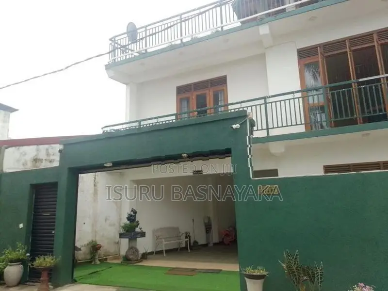 Kottawa Horahena 04 Bed Rooms 3 Story House for Rent