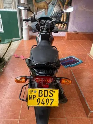 Bajaj Platina 100 ES 2016