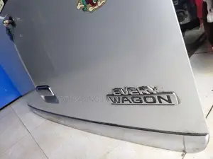 Suzuki Every Wagon DA64 Dicky Door