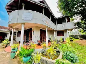 Walking Distance To Bus Road 18P Land 5 BR Up House For Sale Negombo