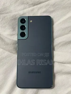 Samsung Galaxy S22 (Used)