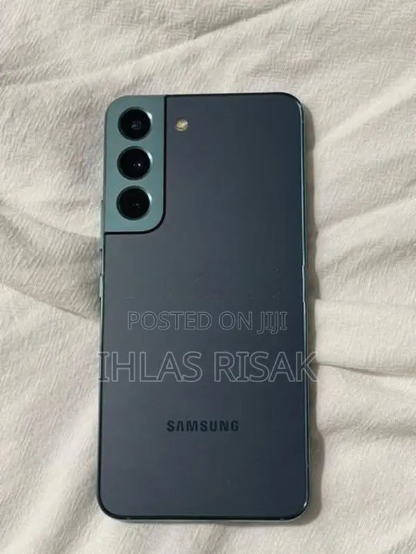 Samsung Galaxy S22 (Used)