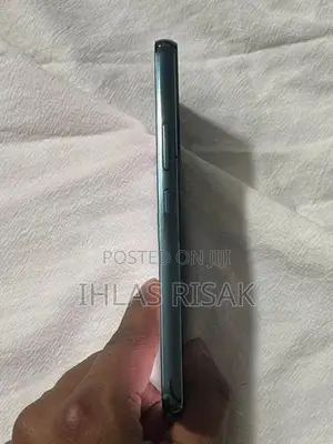 Samsung Galaxy S22 (Used)