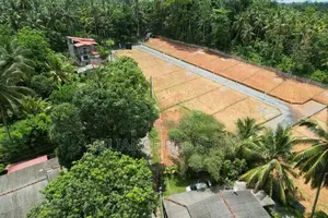 දෙල්ගහකන්ද හංදියෙන් පදිංචියට හොඳම බිම් කොටසක්
